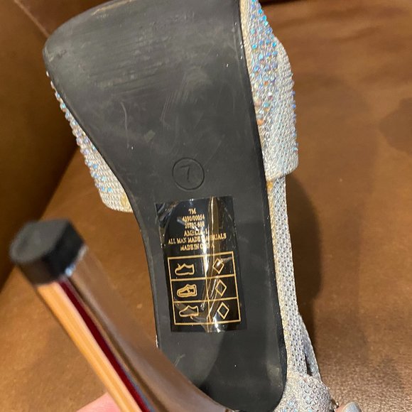 Pierre Dumas Rhinestone Wedge Sandal GORGEOUS! Size 7 Silver - Picture 8 of 11